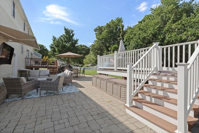 11 Draper Ave, North Attleboro, MA 02760