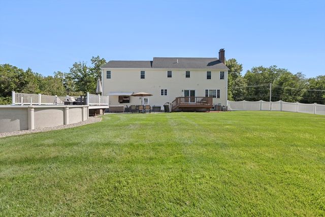 11 Draper Ave, North Attleboro, MA 02760