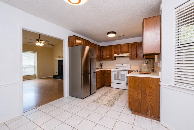121 Pin Oak Cove, Maumelle, AR 72113