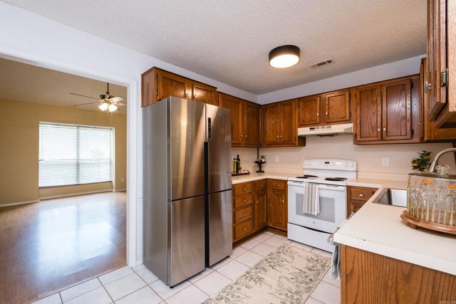 121 Pin Oak Cove, Maumelle, AR 72113