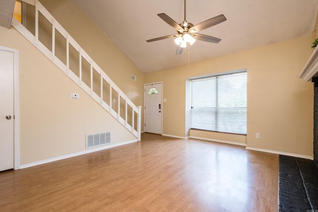 121 Pin Oak Cove, Maumelle, AR 72113