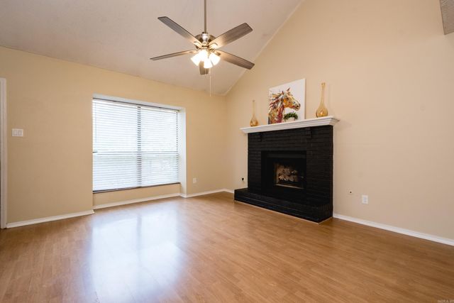 121 Pin Oak Cove, Maumelle, AR 72113