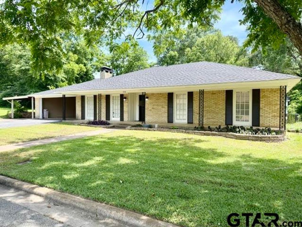 308 N Graden Club Dr., Overton, TX 75684