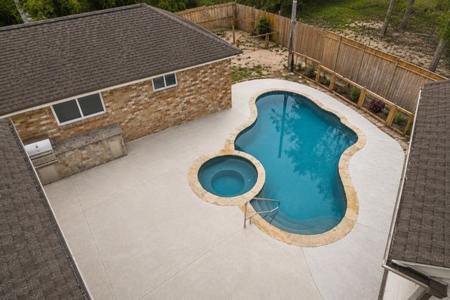 15215 Parkville Drive, Houston, TX 77068