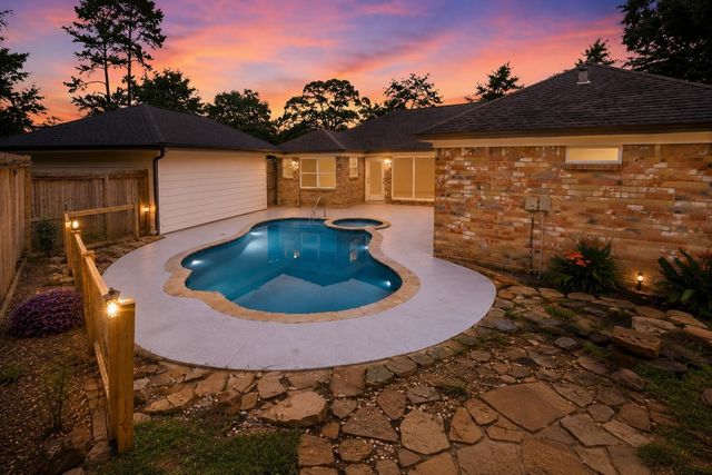 15215 Parkville Drive, Houston, TX 77068