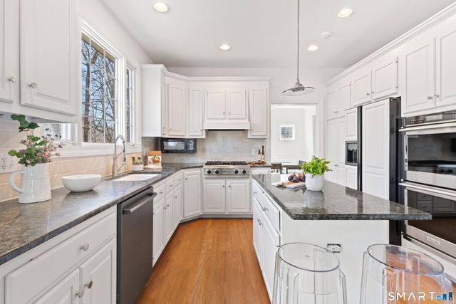 350 Chestnut Hill Road, Norwalk, CT 06851