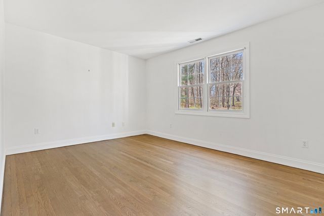 350 Chestnut Hill Road, Norwalk, CT 06851