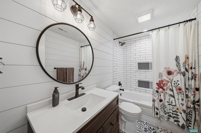 2855 W Rose Street, Lincoln, NE 68522