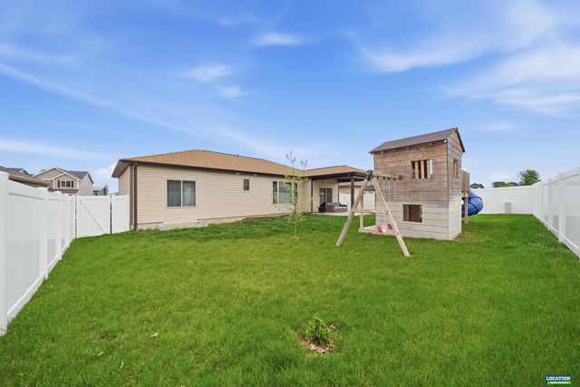 2855 W Rose Street, Lincoln, NE 68522