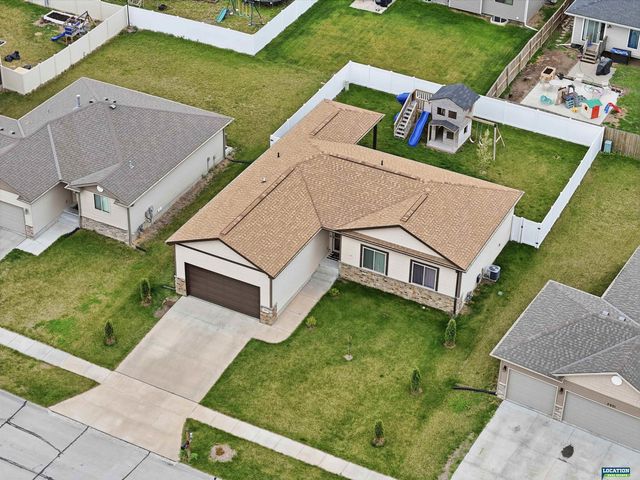 2855 W Rose Street, Lincoln, NE 68522
