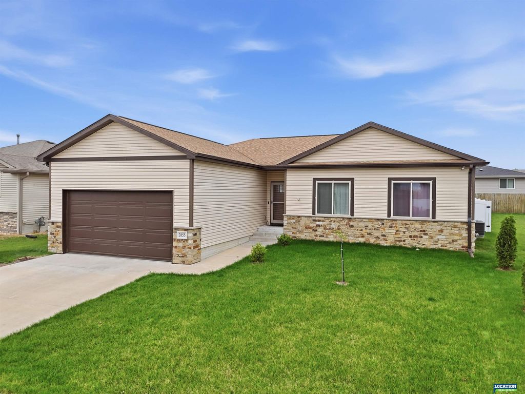 2855 W Rose Street, Lincoln, NE 68522