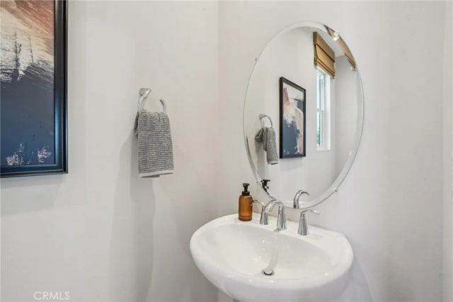 6366 Moonfire Lane, Fontana, CA 92336