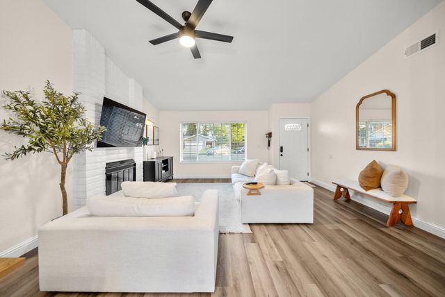 10981 Mira River Ct, Rancho Cordova, CA 95670