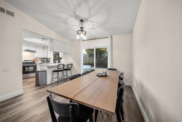 10981 Mira River Ct, Rancho Cordova, CA 95670