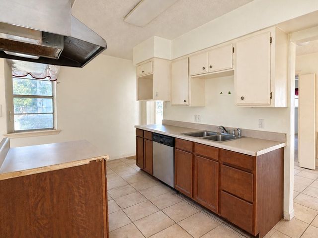 1510 24th Street, Galveston, TX 77550