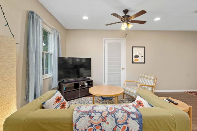 3822 Ridgelea DR B, Austin, TX 78731