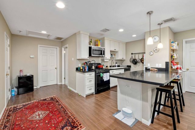 3822 Ridgelea DR B, Austin, TX 78731