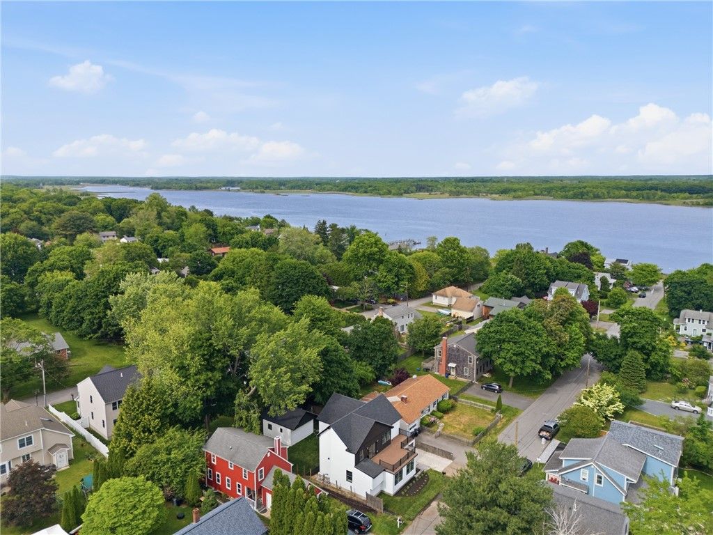 42 Orchard Avenue, Barrington, RI 02806