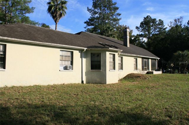 1228 SE US HIGHWAY 301, Hawthorne, FL 32640