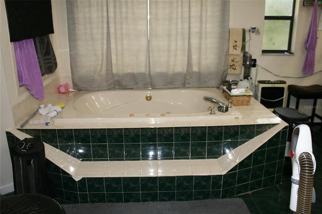 1228 SE US HIGHWAY 301, Hawthorne, FL 32640