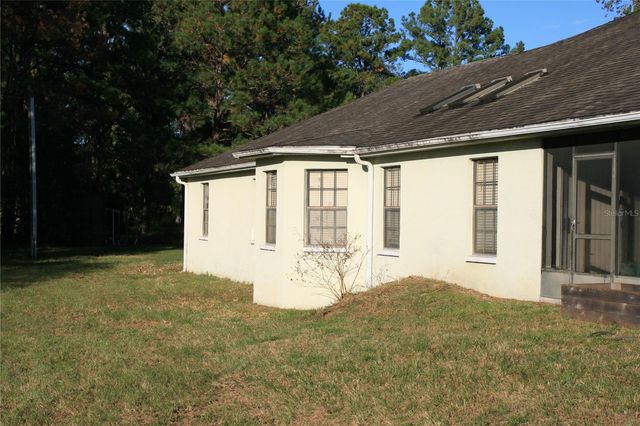 1228 SE US HIGHWAY 301, Hawthorne, FL 32640