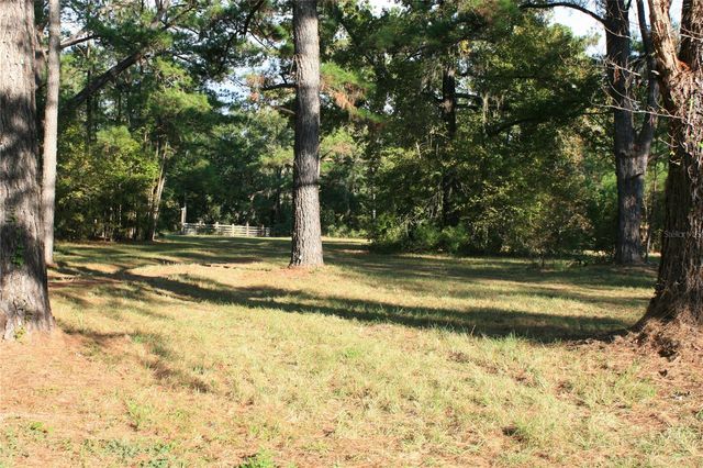 1228 SE US HIGHWAY 301, Hawthorne, FL 32640