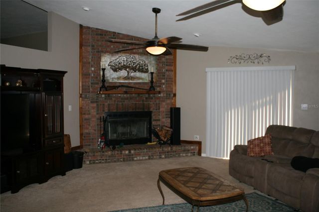 1228 SE US HIGHWAY 301, Hawthorne, FL 32640