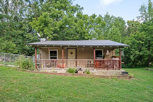300 Poston Ridge Ln, Gainesboro, TN 38562