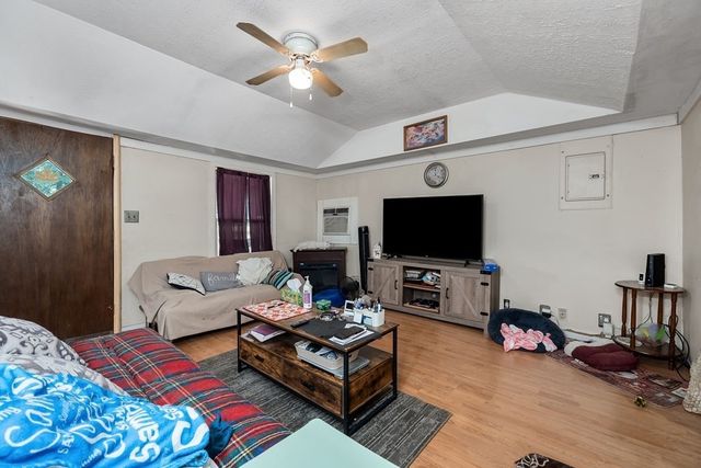 300 Poston Ridge Ln, Gainesboro, TN 38562