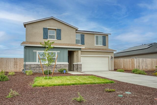 1470 W Clara Avenue, Fowler, CA 93625