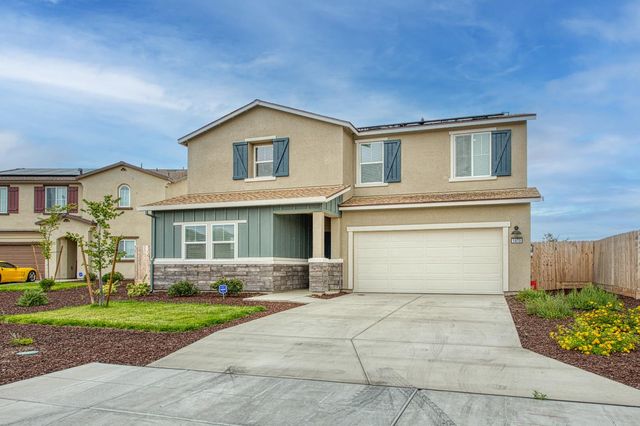 1470 W Clara Avenue, Fowler, CA 93625