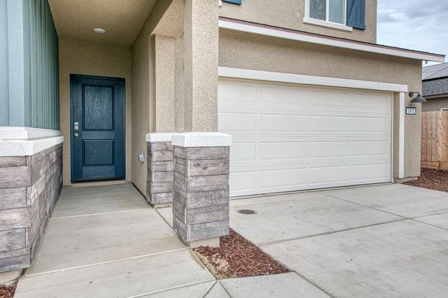 1470 W Clara Avenue, Fowler, CA 93625