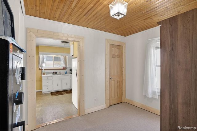 6074 Lennon Road, Swartz Creek, MI 48473