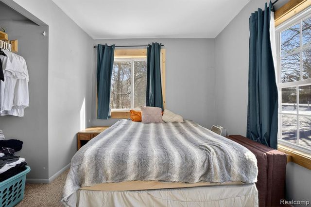 6074 Lennon Road, Swartz Creek, MI 48473