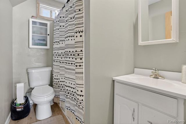 6074 Lennon Road, Swartz Creek, MI 48473