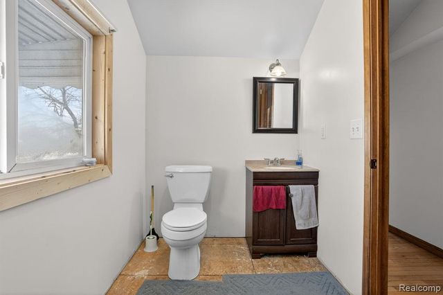 6074 Lennon Road, Swartz Creek, MI 48473