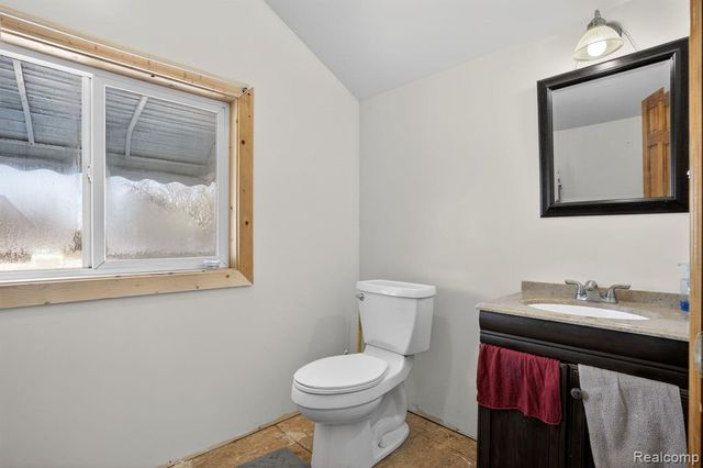 6074 Lennon Road, Swartz Creek, MI 48473