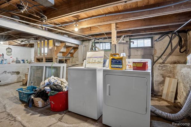 6074 Lennon Road, Swartz Creek, MI 48473