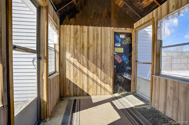 6074 Lennon Road, Swartz Creek, MI 48473