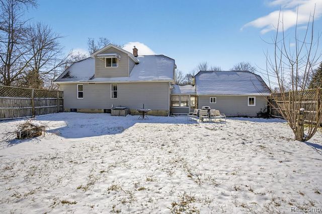 6074 Lennon Road, Swartz Creek, MI 48473