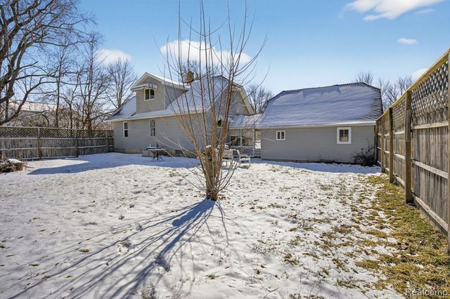6074 Lennon Road, Swartz Creek, MI 48473