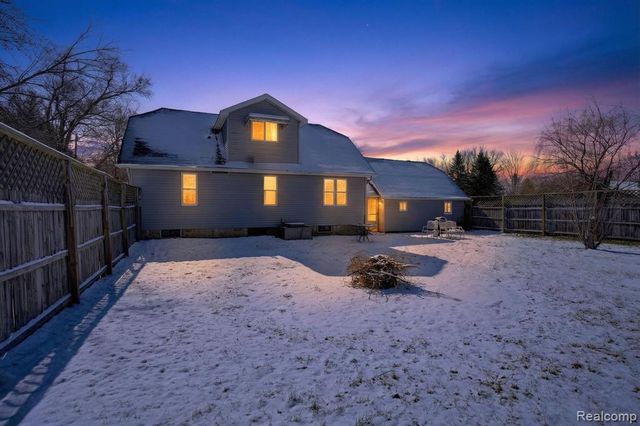 6074 Lennon Road, Swartz Creek, MI 48473