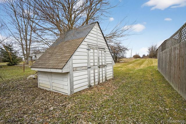 6074 Lennon Road, Swartz Creek, MI 48473