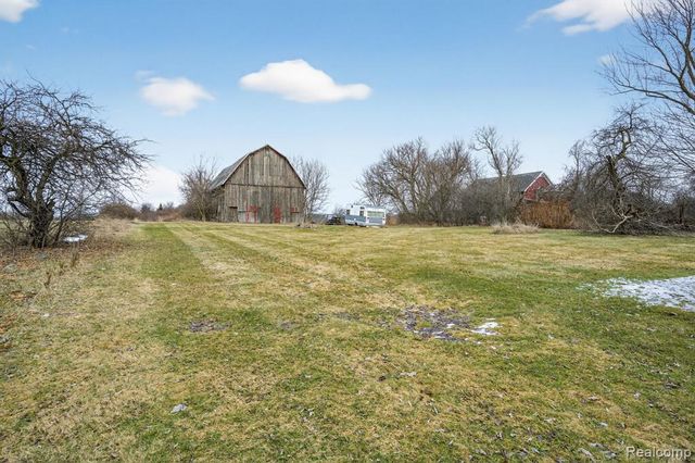 6074 Lennon Road, Swartz Creek, MI 48473