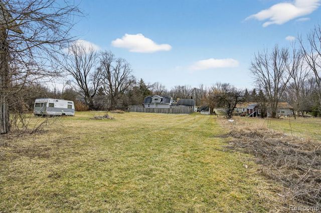 6074 Lennon Road, Swartz Creek, MI 48473