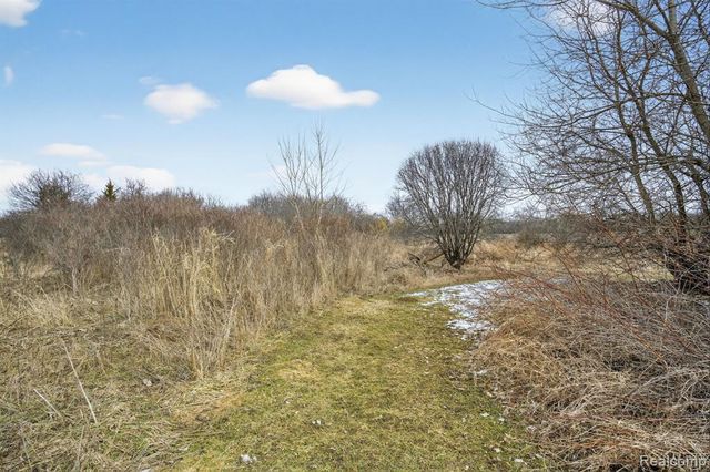 6074 Lennon Road, Swartz Creek, MI 48473