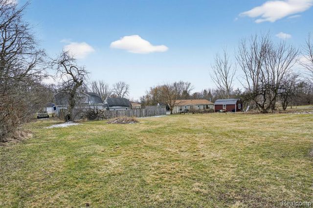 6074 Lennon Road, Swartz Creek, MI 48473