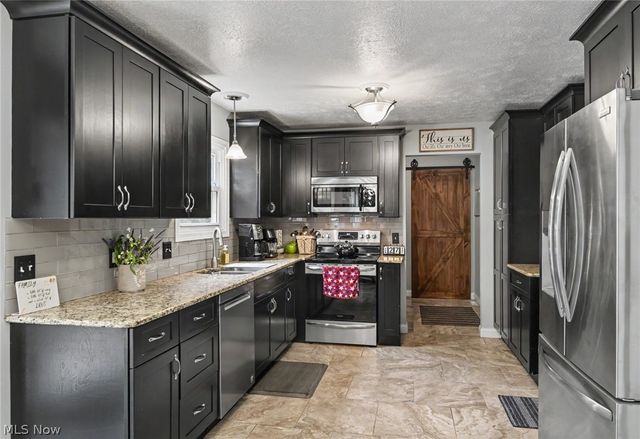 18 Morningview Circle, Canfield, OH 44406