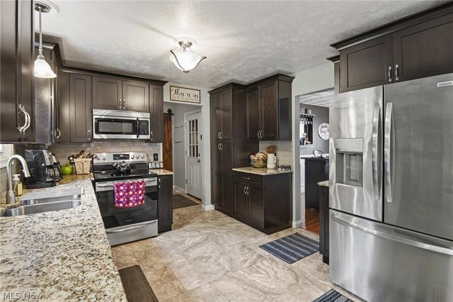 18 Morningview Circle, Canfield, OH 44406