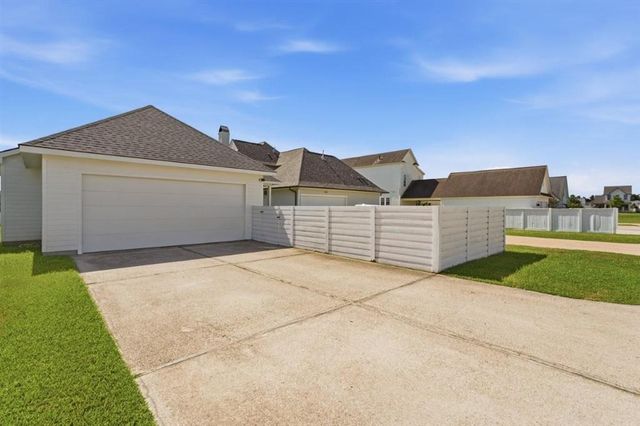 2030 St Joseph Avenue, Lake Charles, LA 70601
